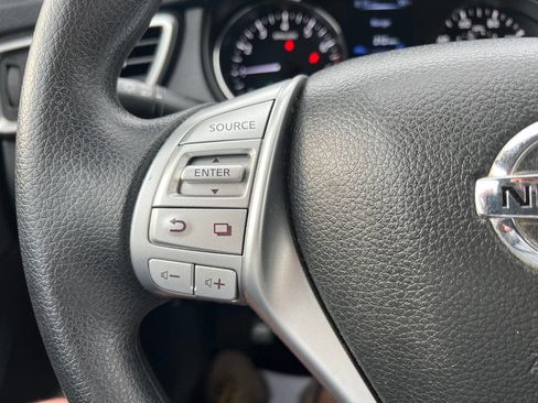 Used 2016 Nissan Rogue S image 14