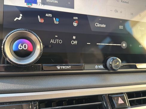 Used 2025 Lexus RX 350 Premium Plus w/ Accessory Package (Z1) FWD image 25
