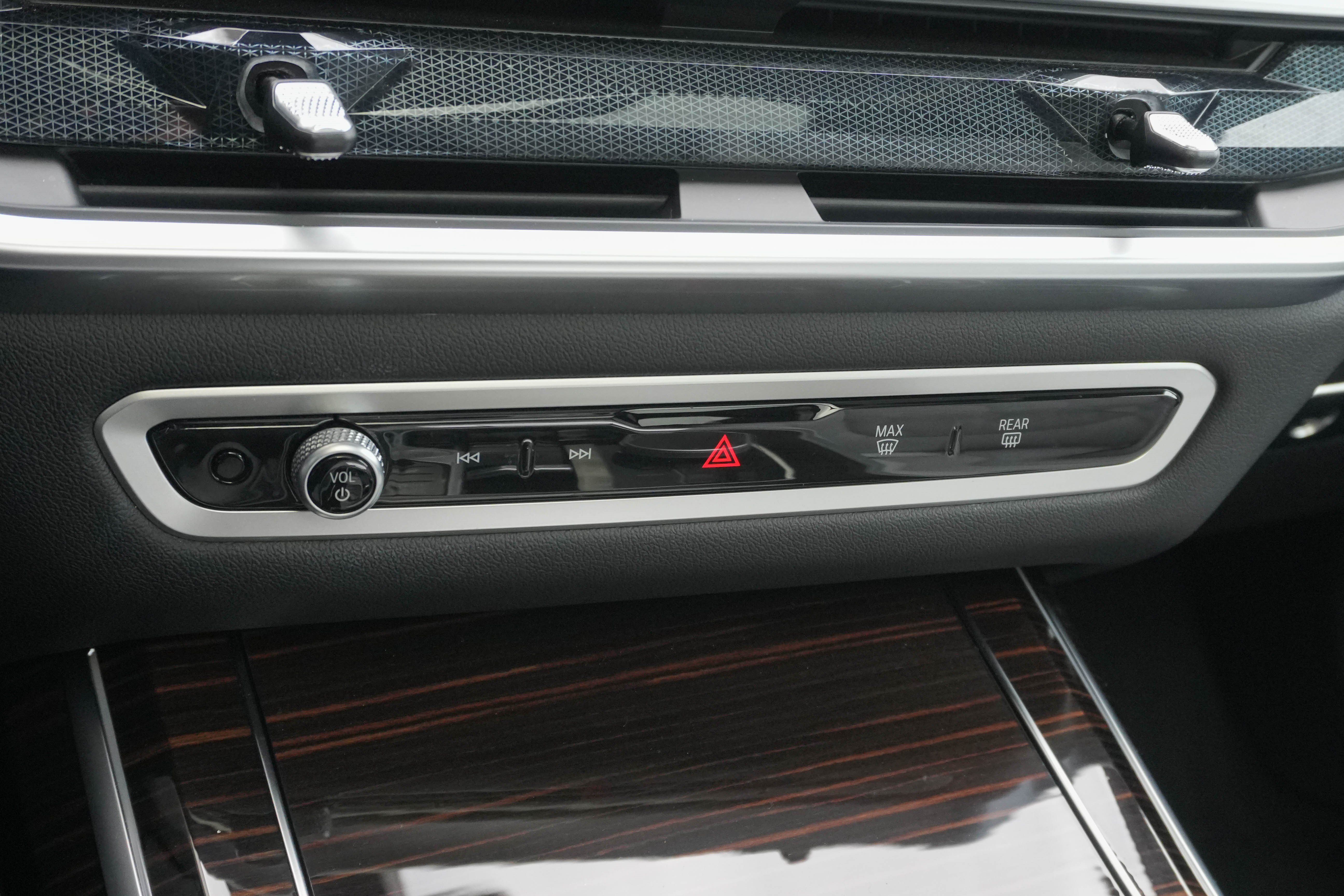 Certified 2026 BMW X7 xDrive40i AWD/4WD image 26