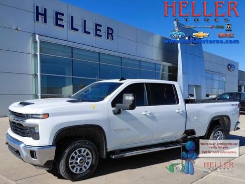 Used 2025 Chevrolet Silverado 2500 LT w/ Convenience Package AWD/4WD image 1
