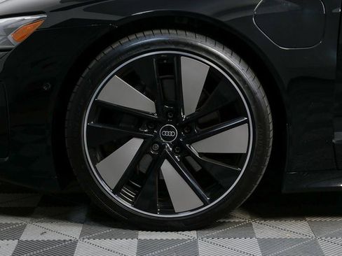 Used 2023 Audi e-tron GT Prestige image 36