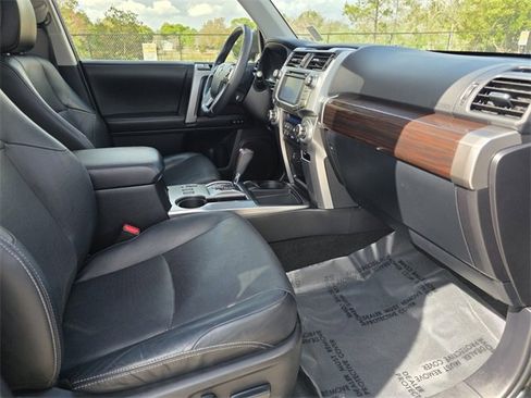 Used 2014 Toyota 4Runner Limited image 9