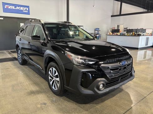 Used 2023 Subaru Outback Premium AWD/4WD image 4