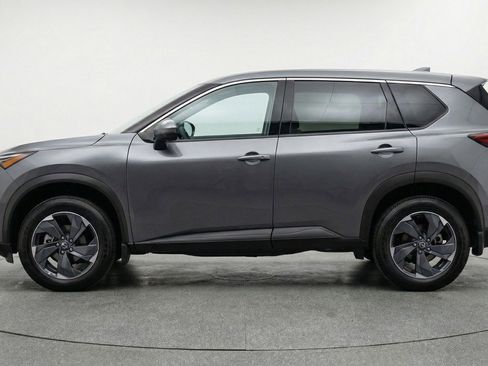 Used 2025 Nissan Rogue SV FWD image 11