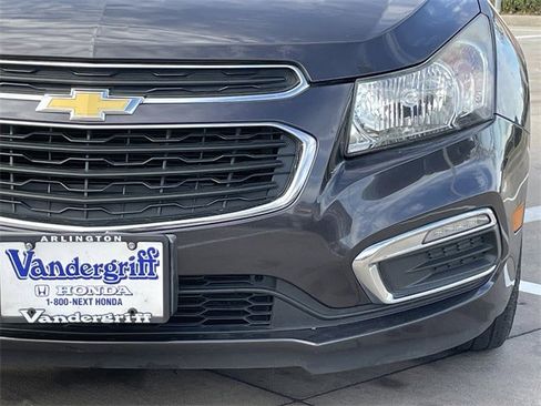 Used 2015 Chevrolet Cruze LT image 8