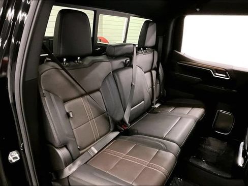 Used 2026 Chevrolet Silverado 1500 High Country w/ Midnight Edition AWD/4WD image 25