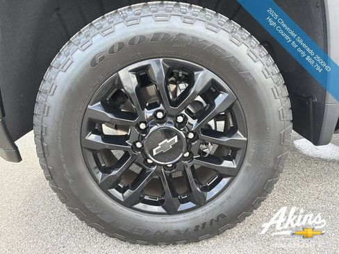 Certified 2025 Chevrolet Silverado 2500 High Country w/ Midnight Edition AWD/4WD image 12