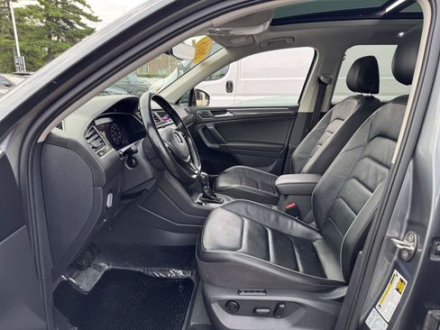 Used 2018 Volkswagen Tiguan SEL Premium w/ 3rd Row Seat Package AWD/4WD image 22