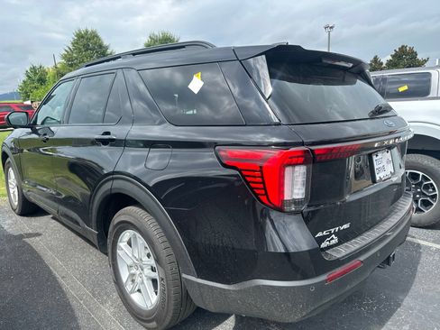 Used 2026 Ford Explorer Active RWD image 5