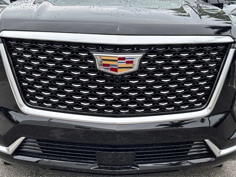 New 2026 Cadillac Escalade ESV Luxury AWD/4WD image 15