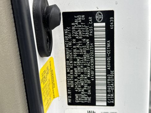 Used 2011 Toyota Camry LE image 23