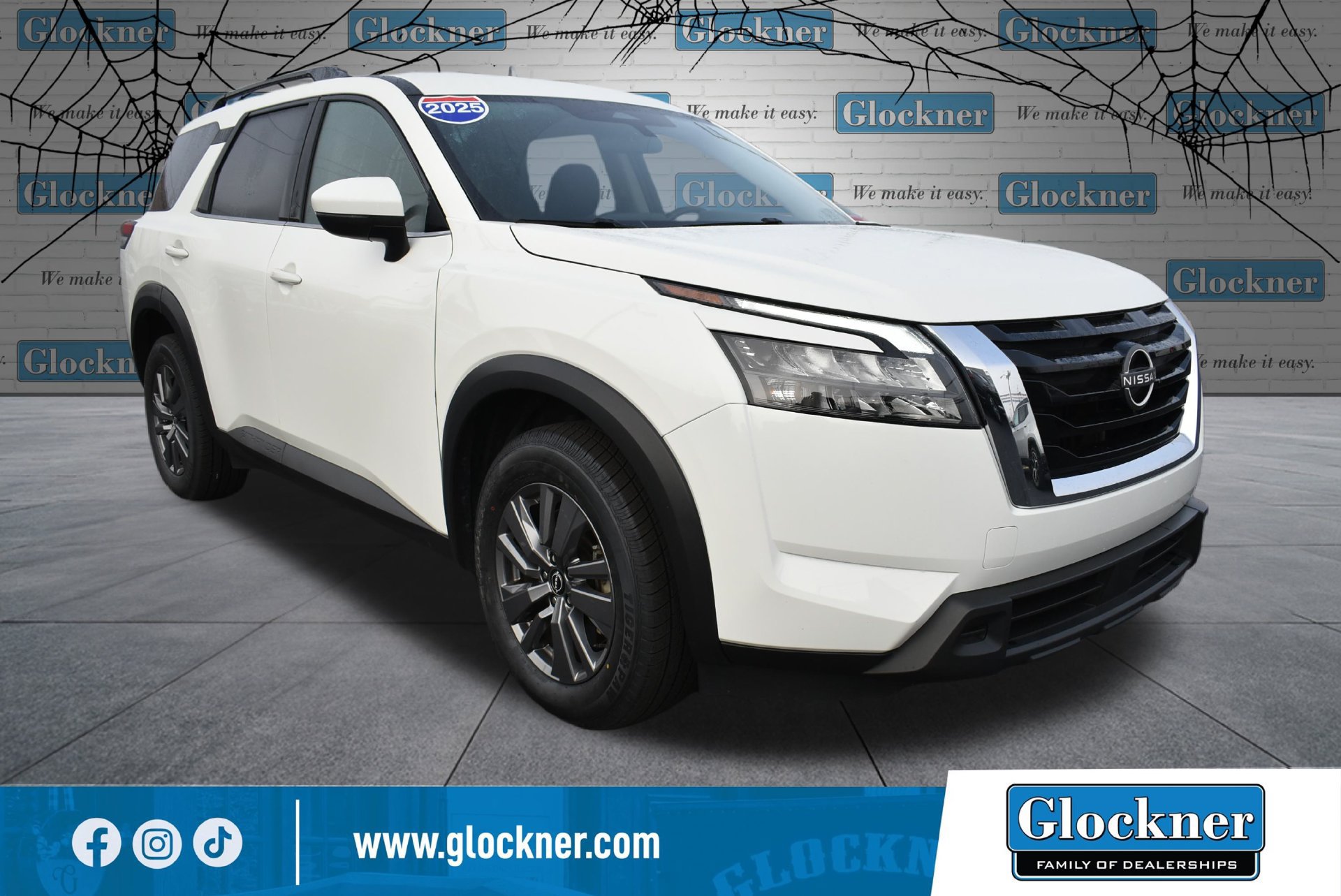 Used 2025 Nissan Pathfinder SV AWD/4WD image 3