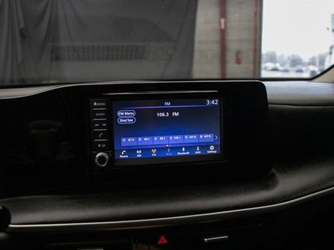 Used 2025 Nissan Kicks S image 35