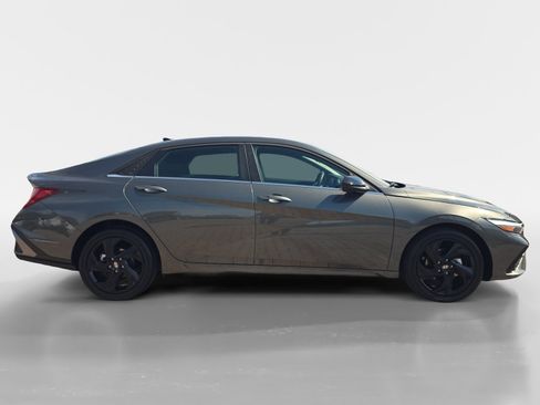 Certified 2026 Hyundai Elantra SEL Sport Premium w/ Cargo Package image 2