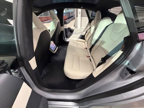 Used 2024 Tesla Model S image 49