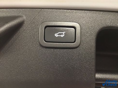 Used 2019 Land Rover Discovery Sport HSE image 13