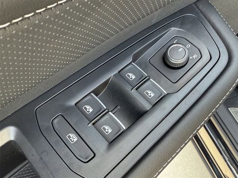 New 2026 Volkswagen Atlas SE image 11