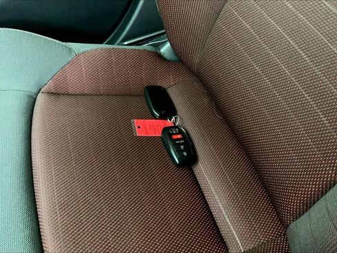 Certified 2025 Toyota Corolla SE w/ SE Premium Package FWD image 14