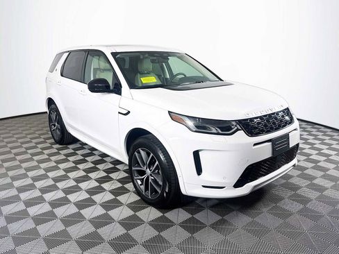 Used 2025 Land Rover Discovery Sport S image 3