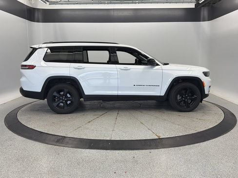 Used 2022 Jeep Grand Cherokee L Laredo AWD/4WD image 8