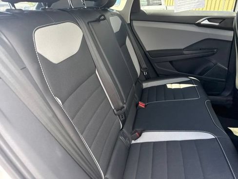 Used 2023 Volkswagen Taos SEL AWD/4WD image 13