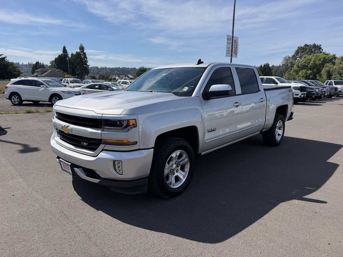 Used 2018 Chevrolet Silverado 1500 LT w/ Texas Edition AWD/4WD image 4
