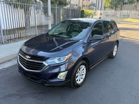 Used 2018 Chevrolet Equinox LS FWD image 3