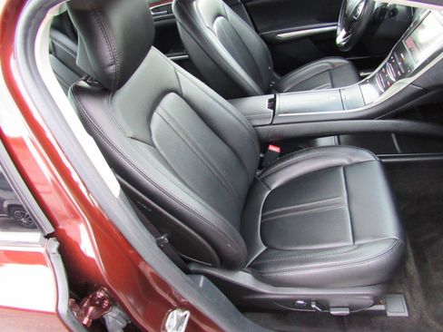 Used 2016 Lincoln MKZ AWD image 30