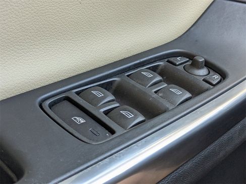 Used 2018 Volvo S60 T5 Dynamic w/ Protection Package image 29