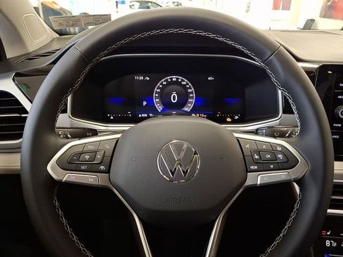 New 2026 Volkswagen Taos SE AWD/4WD image 17