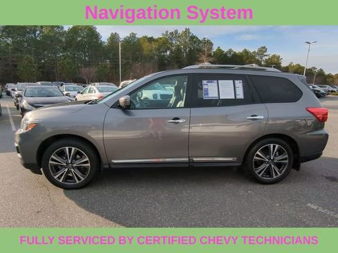 Used 2019 Nissan Pathfinder Platinum w/ Cargo Package image 10