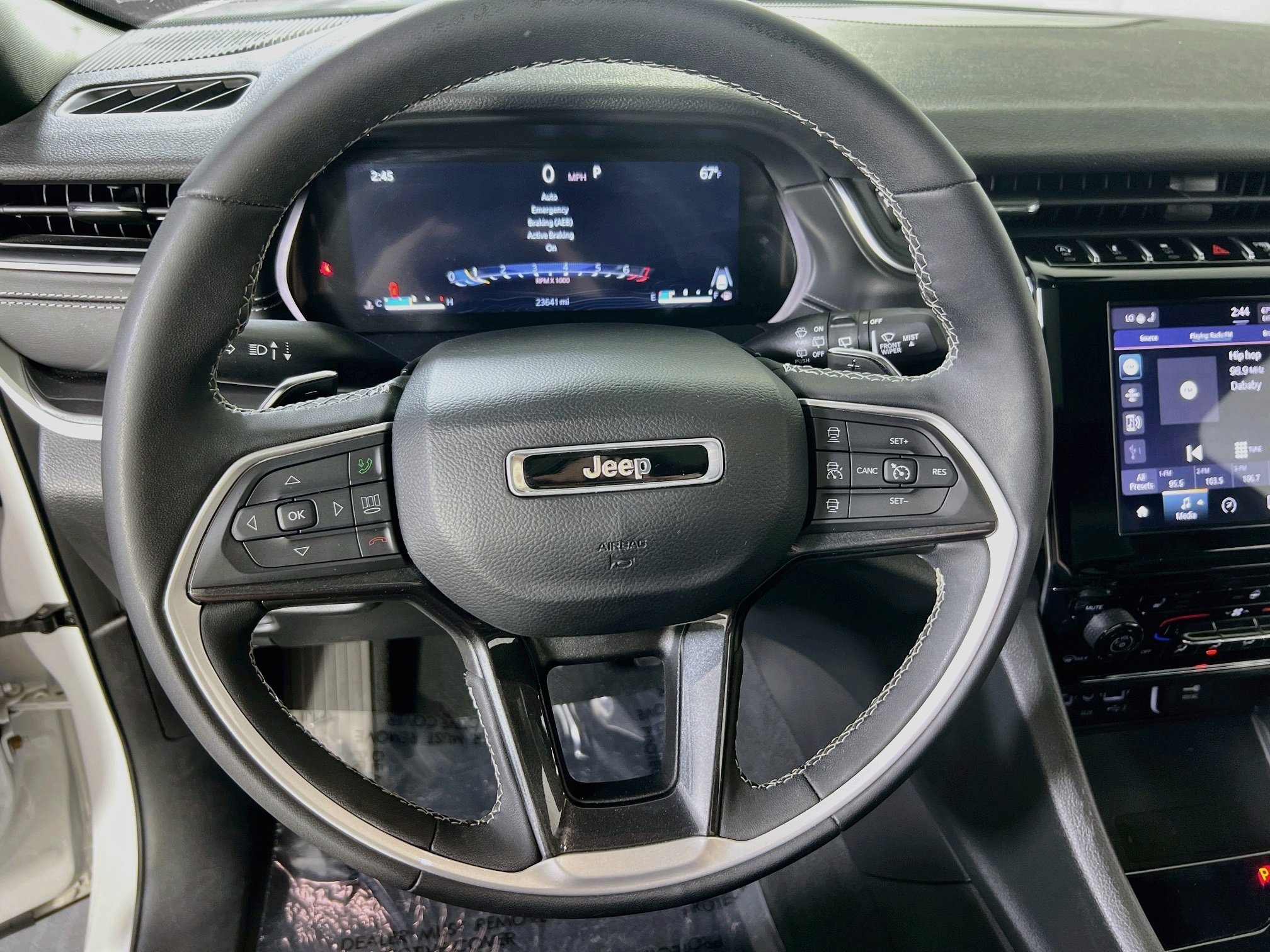 Used 2023 Jeep Grand Cherokee Altitude AWD/4WD image 11