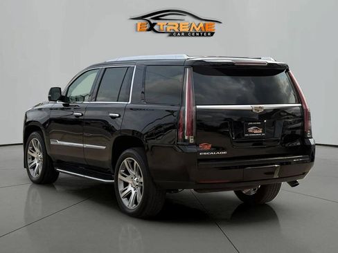 Used 2016 Cadillac Escalade Luxury AWD/4WD image 4