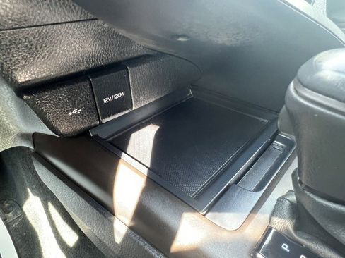 Used 2023 Toyota Camry SE image 30