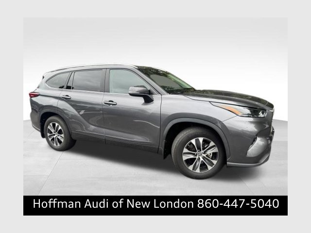 Used 2023 Toyota Highlander XLE w/ Protection Package #3 (TMS) AWD/4WD image 1