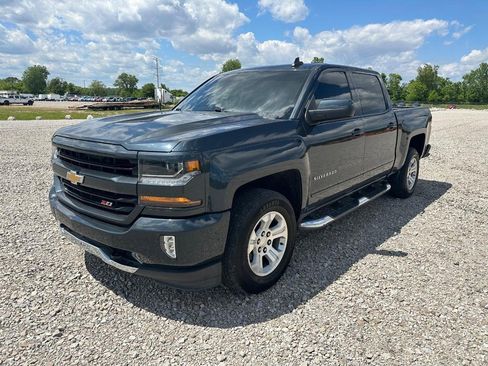 Used 2018 Chevrolet Silverado 1500 LT w/ All Star Edition AWD/4WD image 6