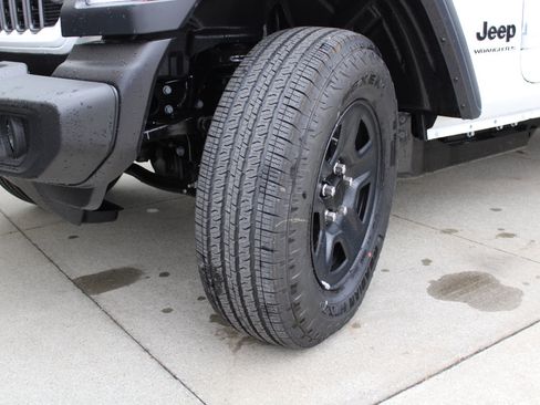 New 2026 Jeep Wrangler Sport AWD/4WD image 39