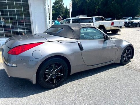 Used 2008 Nissan 350Z Touring image 6