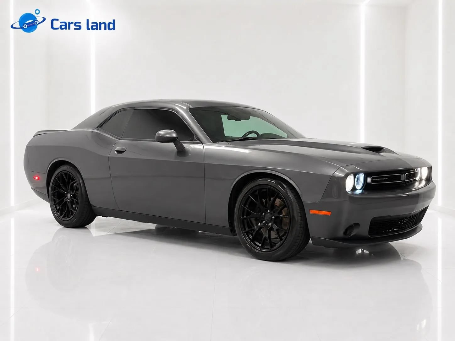 Used 2020 Dodge Challenger R/T RWD image 2