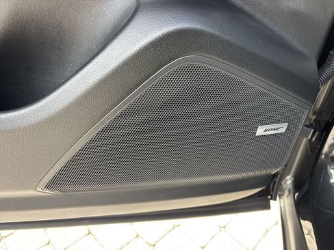 Used 2025 Porsche Cayenne E-Hybrid Coupe image 19