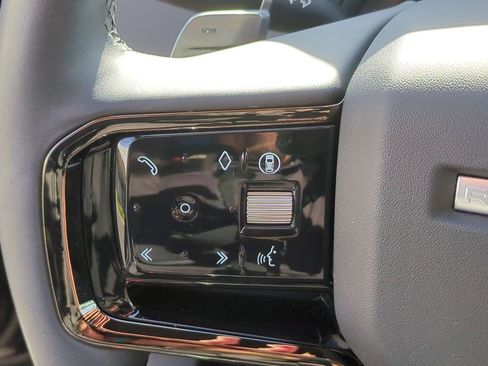 Used 2024 Land Rover Range Rover Evoque S image 11