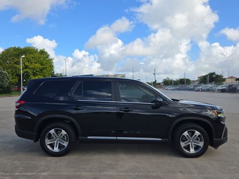 Used 2024 Honda Pilot EX-L image 2