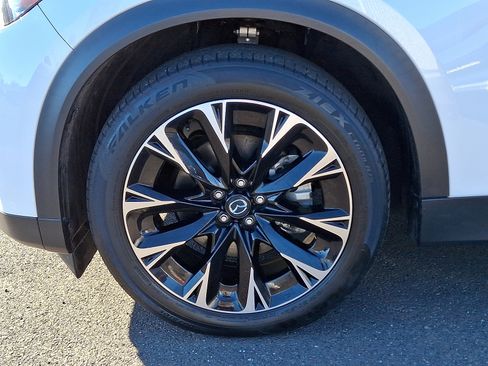 Certified 2024 MAZDA CX-90 Plug-In Hybrid w/ Premium Pkg image 10