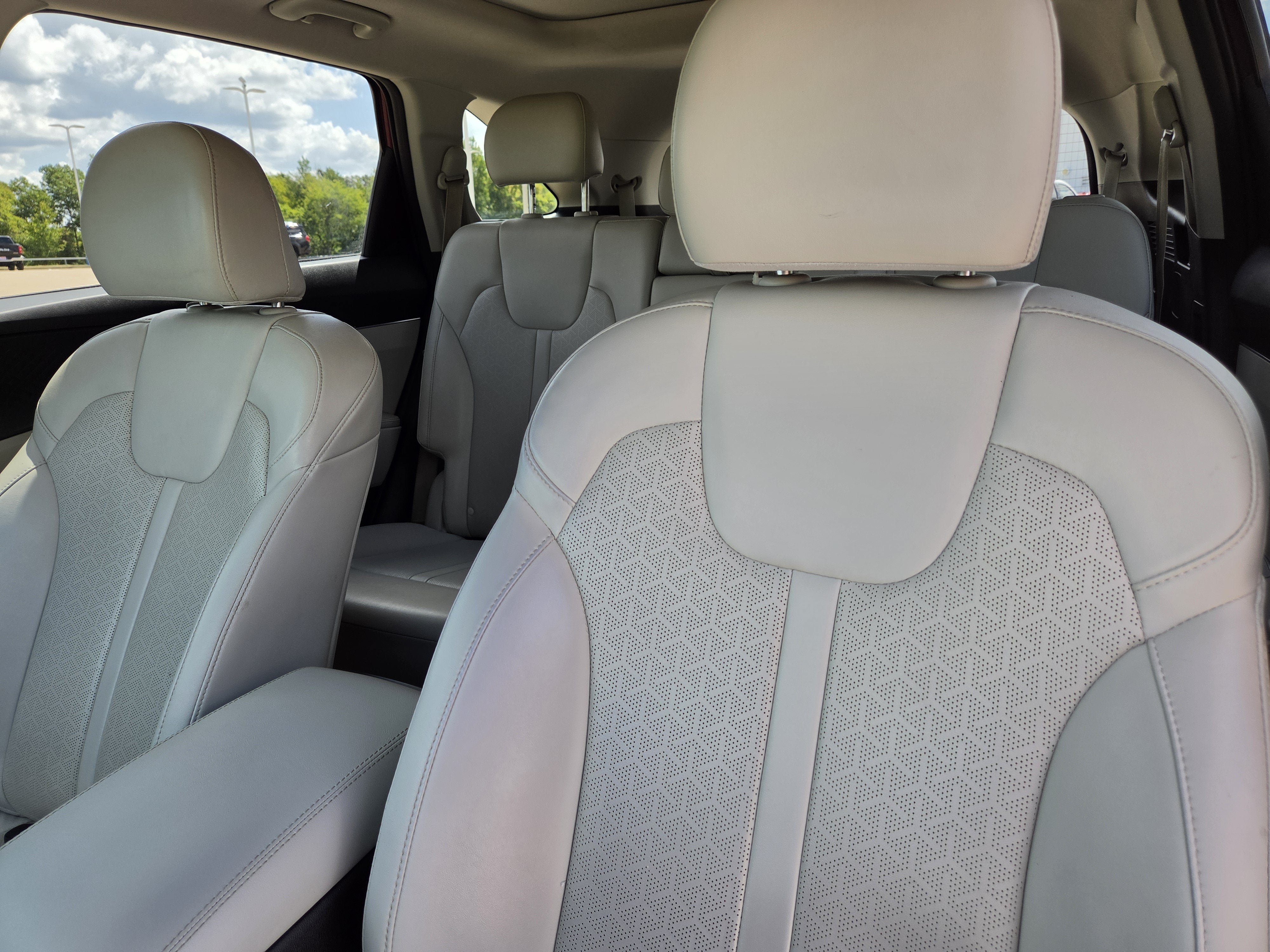 Used 2023 Kia Sorento S w/ Panoramic Sunroof Package FWD image 28