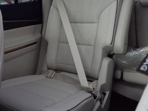 New 2026 Buick Enclave Avenir w/ Super Cruise Package image 13