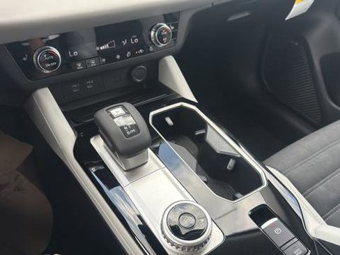 New 2026 Mitsubishi Outlander SE image 19