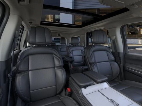 New 2026 Lincoln Navigator Reserve AWD/4WD image 11
