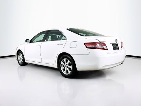 Used 2011 Toyota Camry LE w/ LE Extra-Value Pkg image 5