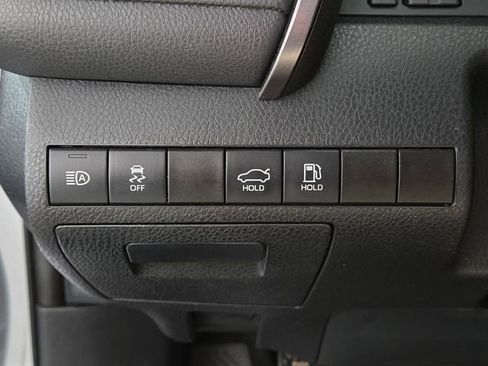 Used 2022 Toyota Camry SE w/ Carpet Mat Package (TMS) image 37