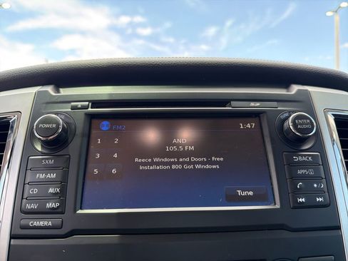 Used 2018 Nissan Titan SL AWD/4WD image 33